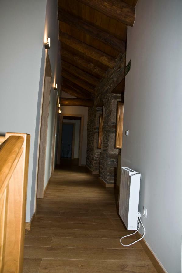 Pension Serrano Sarria Bagian luar foto